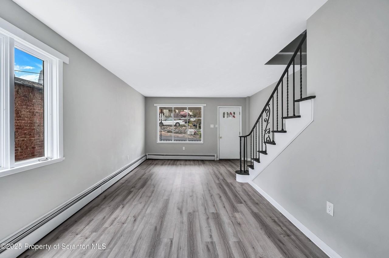 196-198 Chamberlain St Unit 198 #198 - Photo 3 of 13