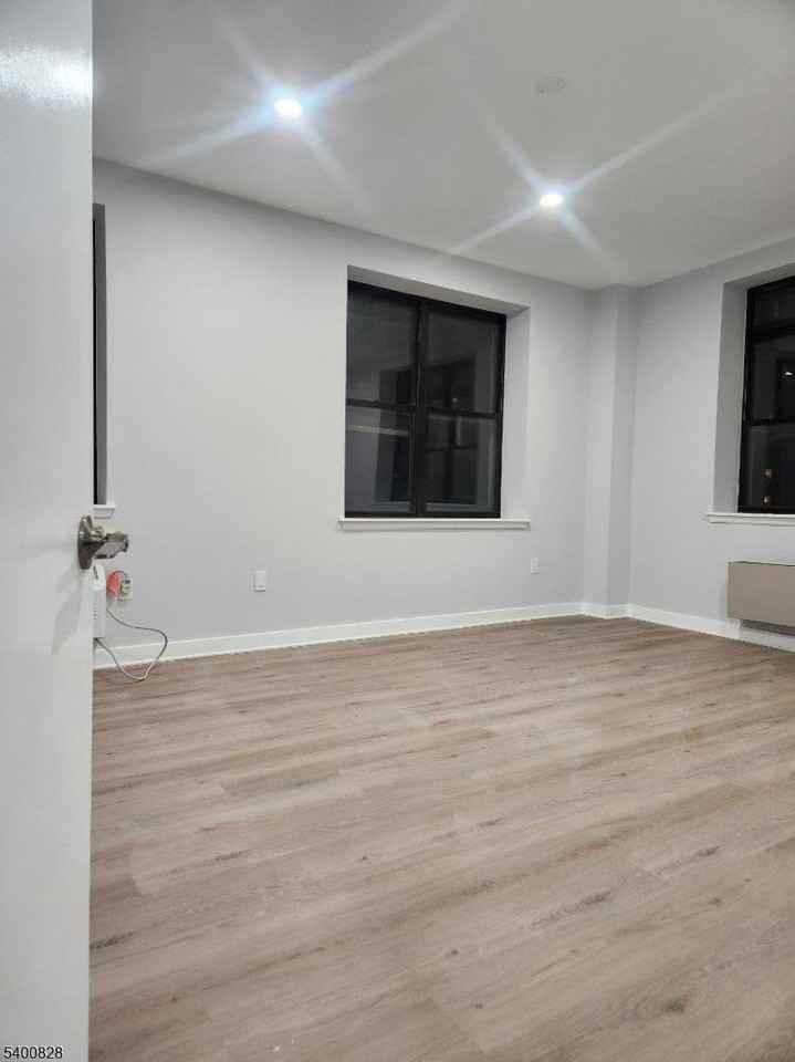 111 Mulberry St #6I - Photo 3 of 9