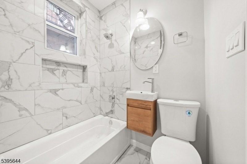 57 Henry St #A1 - Photo 4 of 14