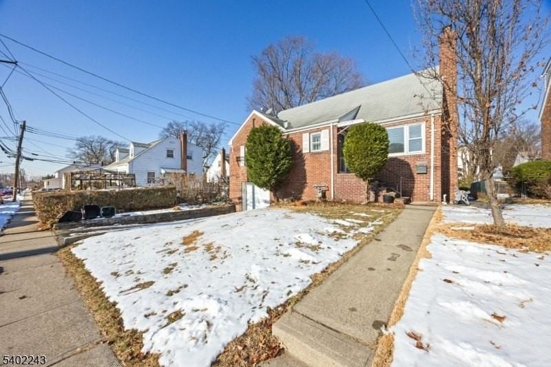 298 Newark Ave - Photo 3 of 27