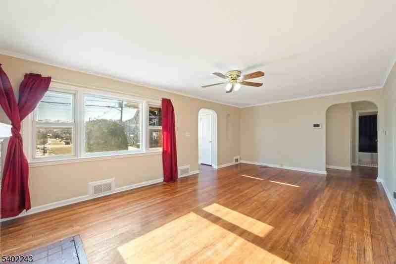 298 Newark Ave - Photo 4 of 27