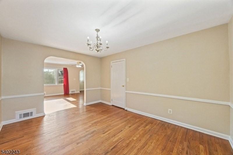 298 Newark Ave - Photo 6 of 27