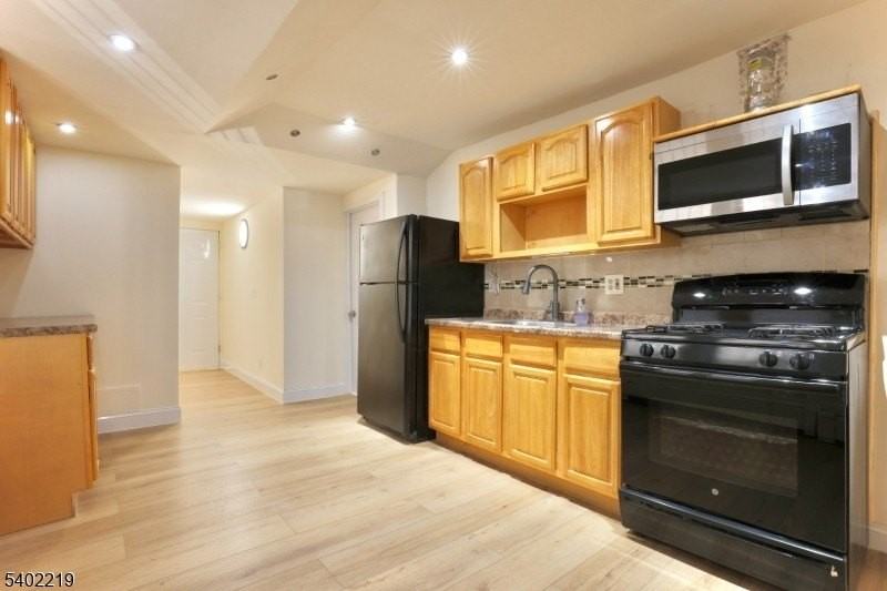 859 Lafayette St - Photo 3 of 10