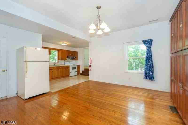 99 Chesapeake Ave - Photo 6 of 23