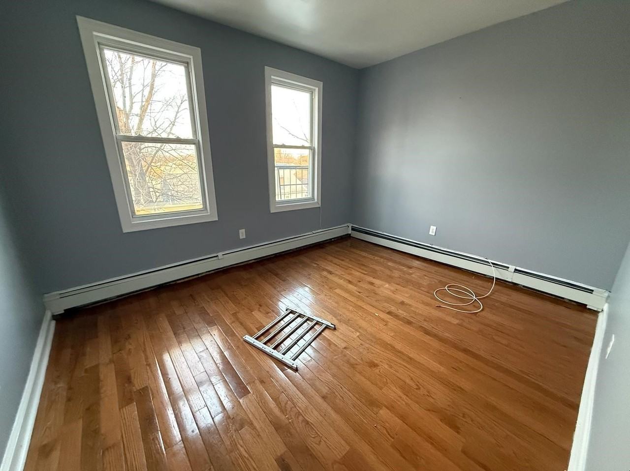 139 W 54th St #3R - Photo 2 of 6