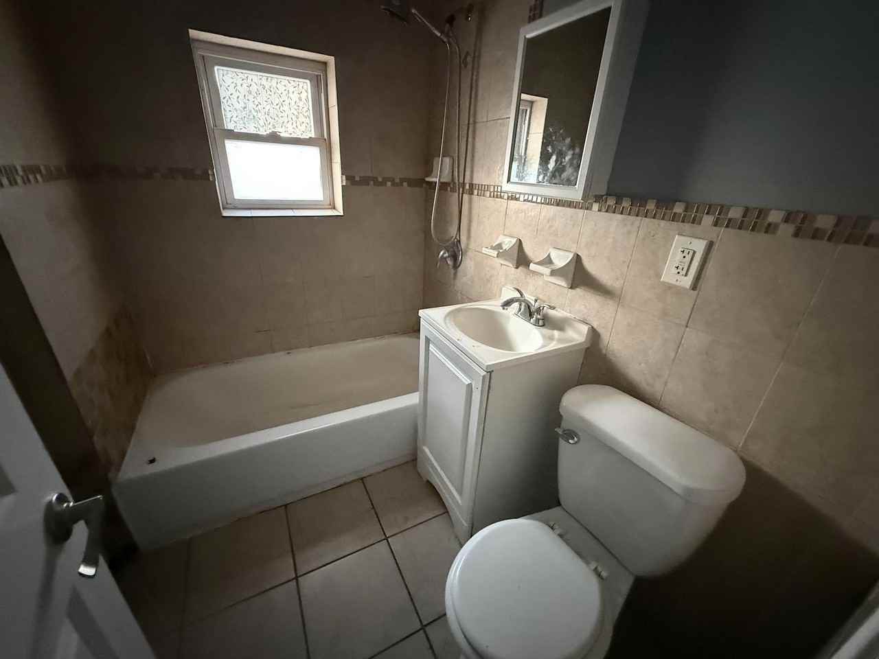 139 W 54th St #3R - Photo 5 of 6