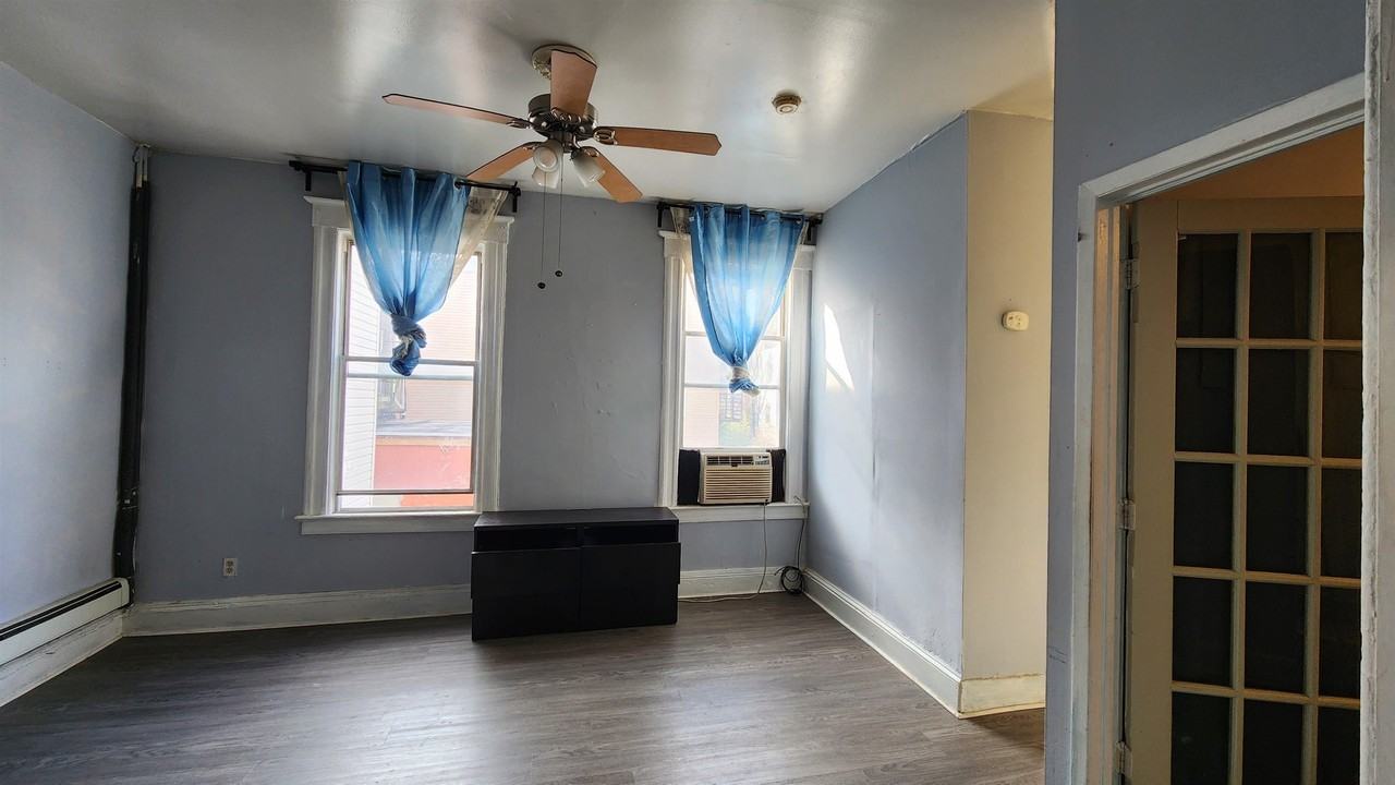 75A Clifton Pl #2 - Photo 2 of 6