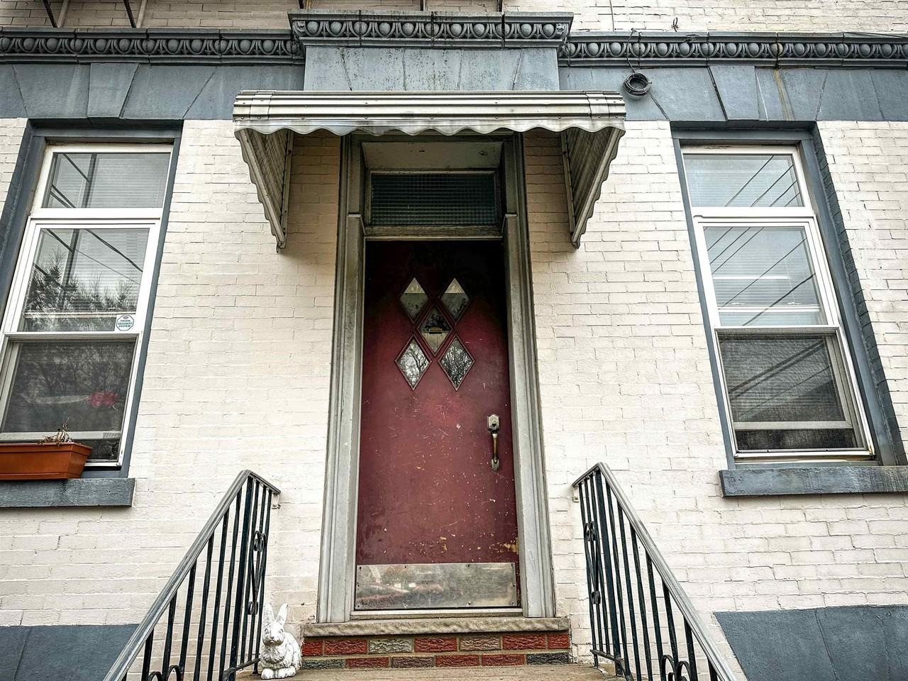 2315 New York Ave #C4 - Photo 3 of 15