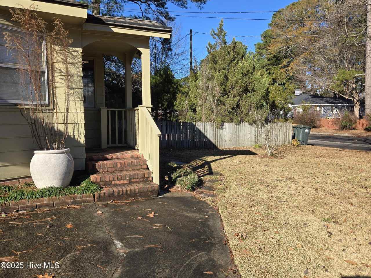 1300 W Ragsdale Rd - Photo 2 of 20