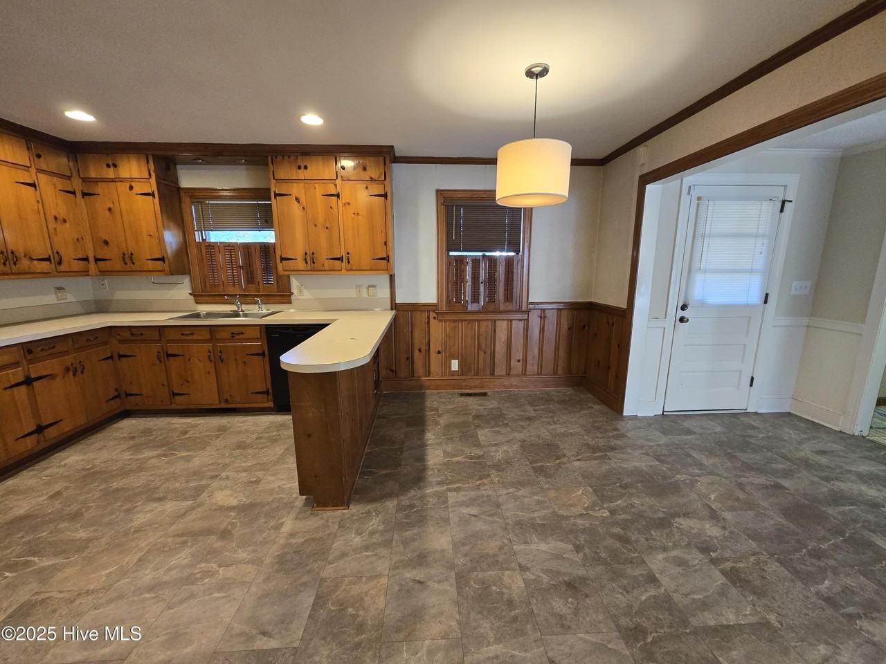 1300 W Ragsdale Rd - Photo 6 of 20