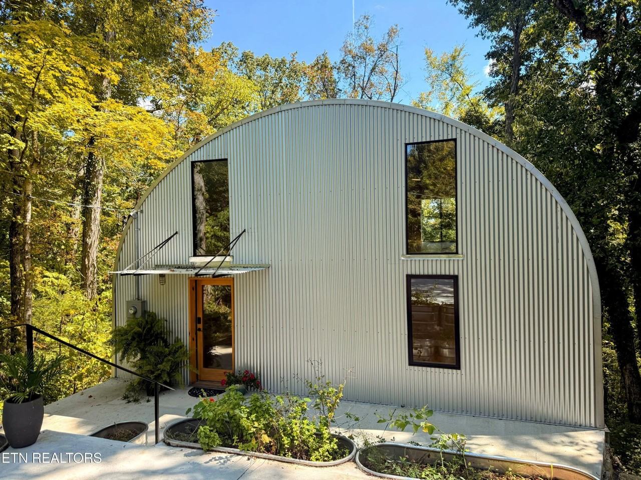 608 Lookout Ct - Photo 2 of 28