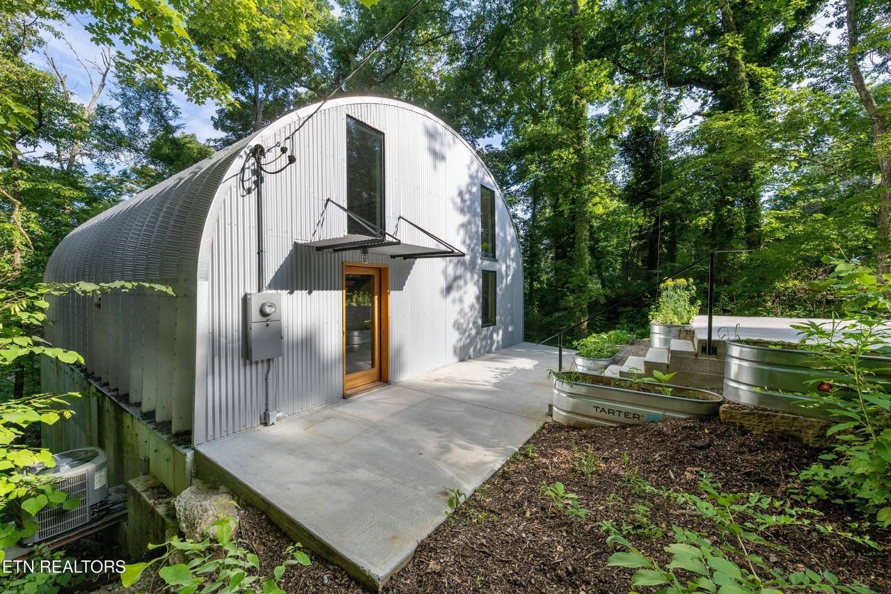 608 Lookout Ct - Photo 4 of 28