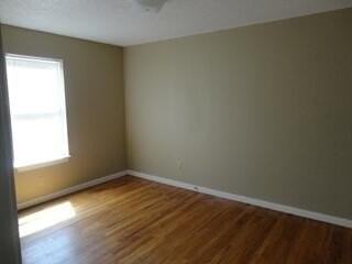 3313 27th St - Photo 4 of 8