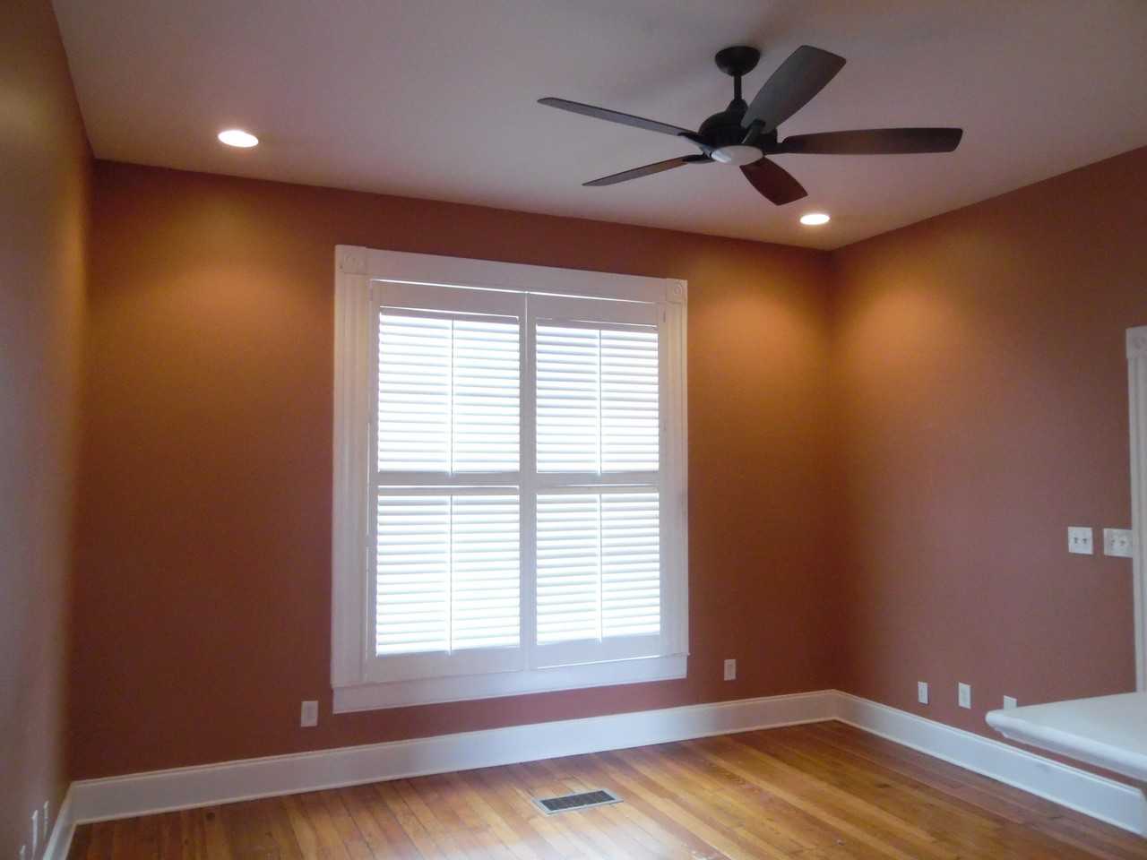 706 W Maxwell St - Photo 3 of 18