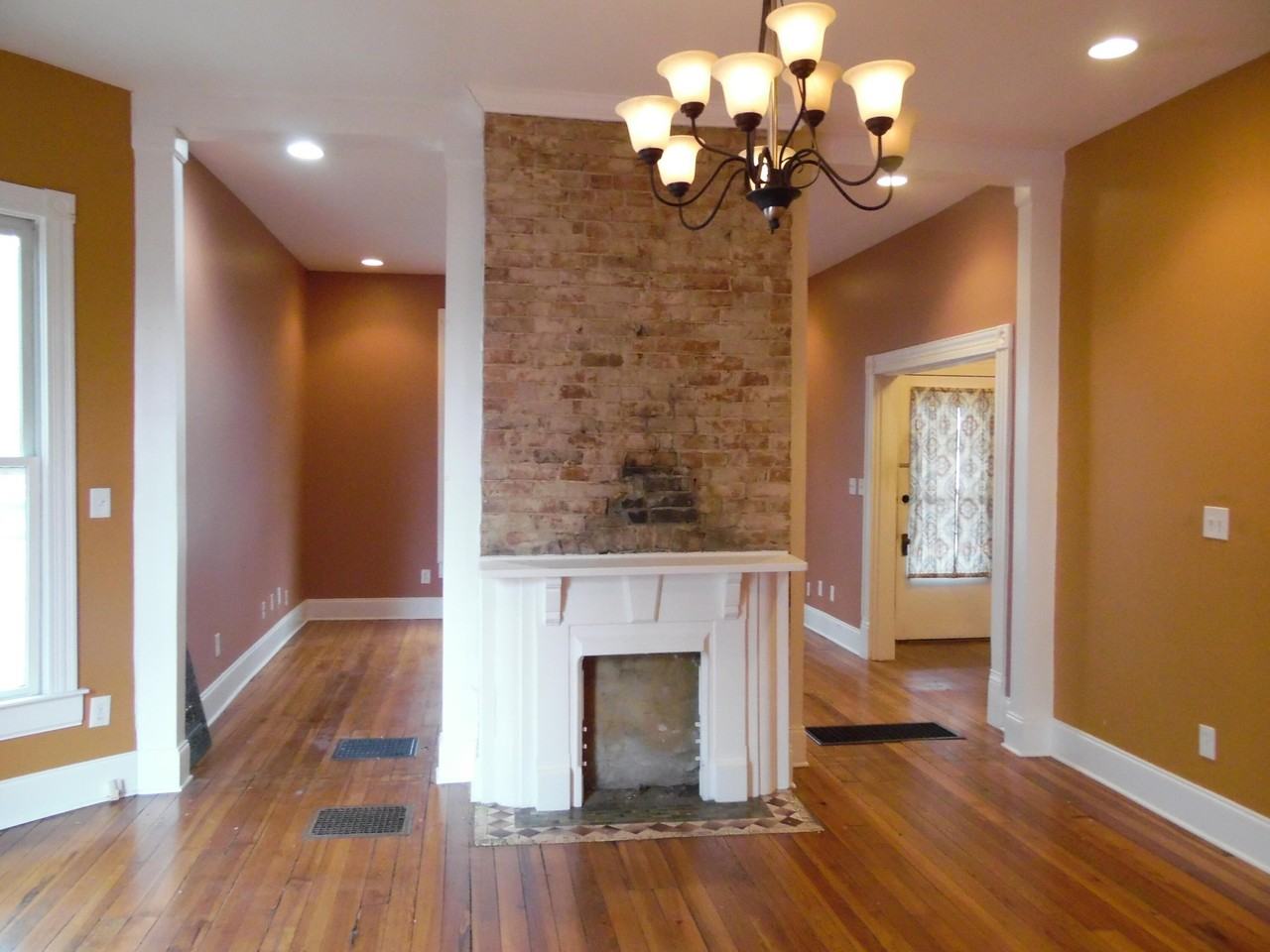 706 W Maxwell St - Photo 5 of 18