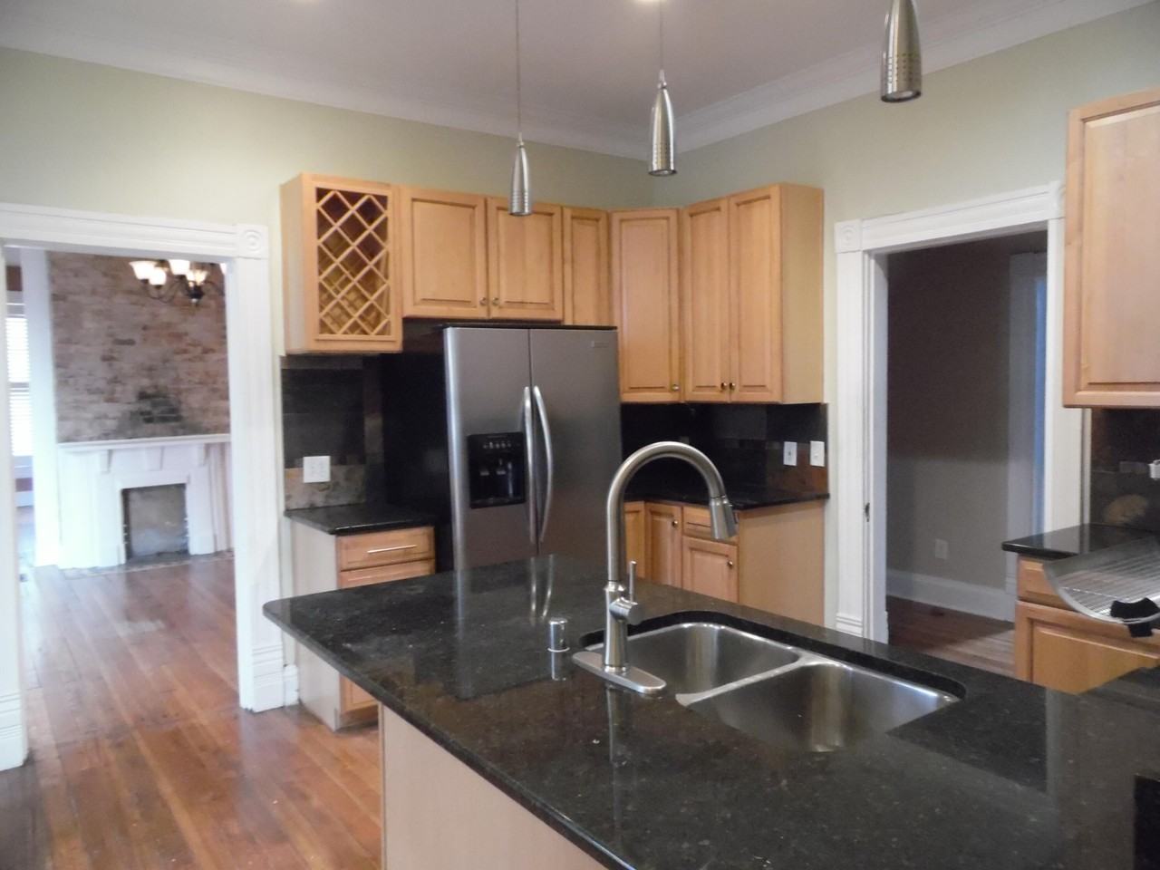 706 W Maxwell St - Photo 6 of 18