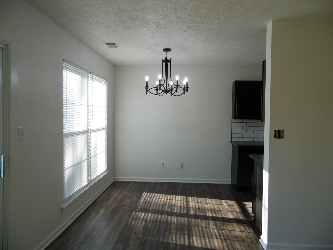 2800 Kasey Ct - Photo 4 of 17