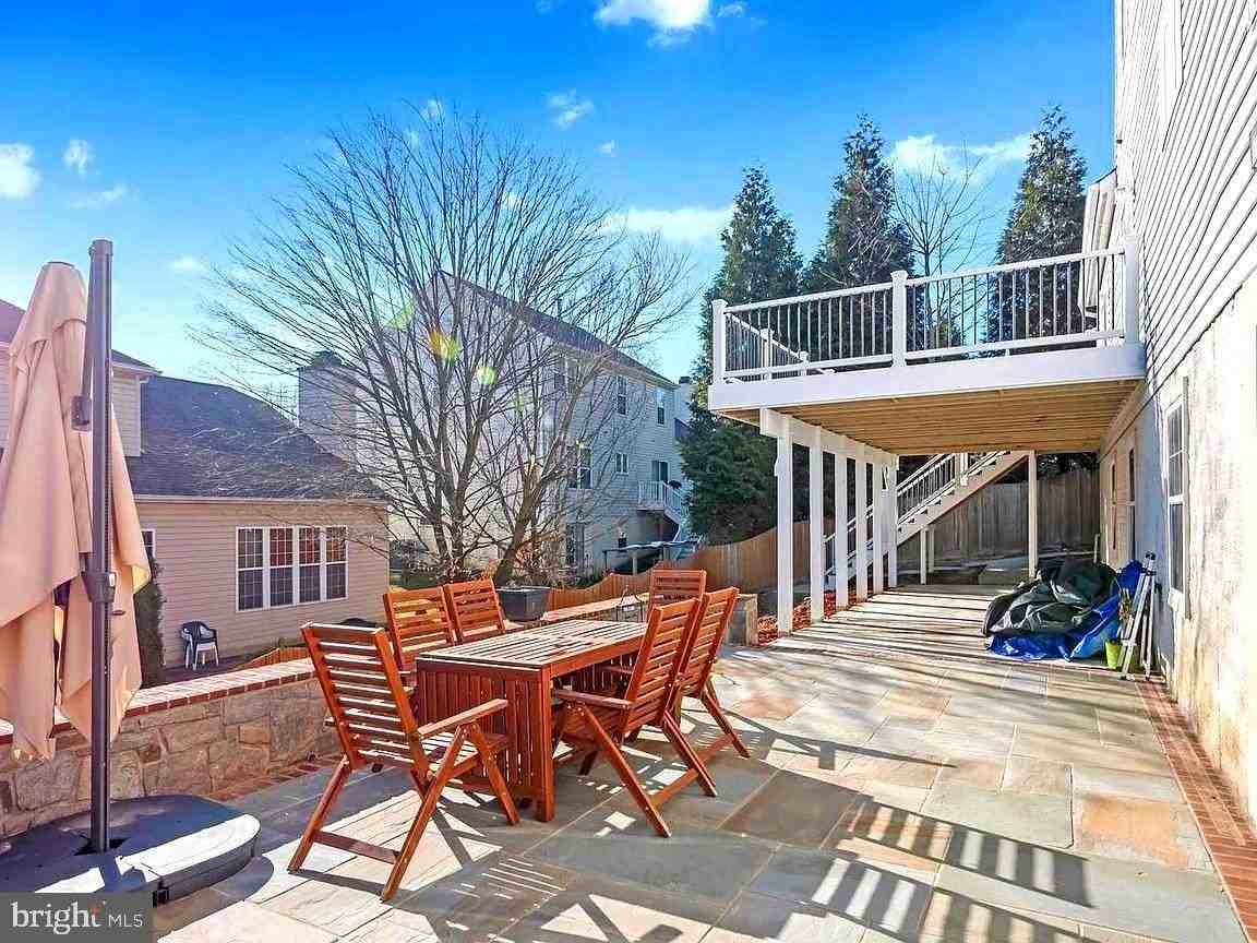 21209 Seneca Crossing Dr - Photo 4 of 13