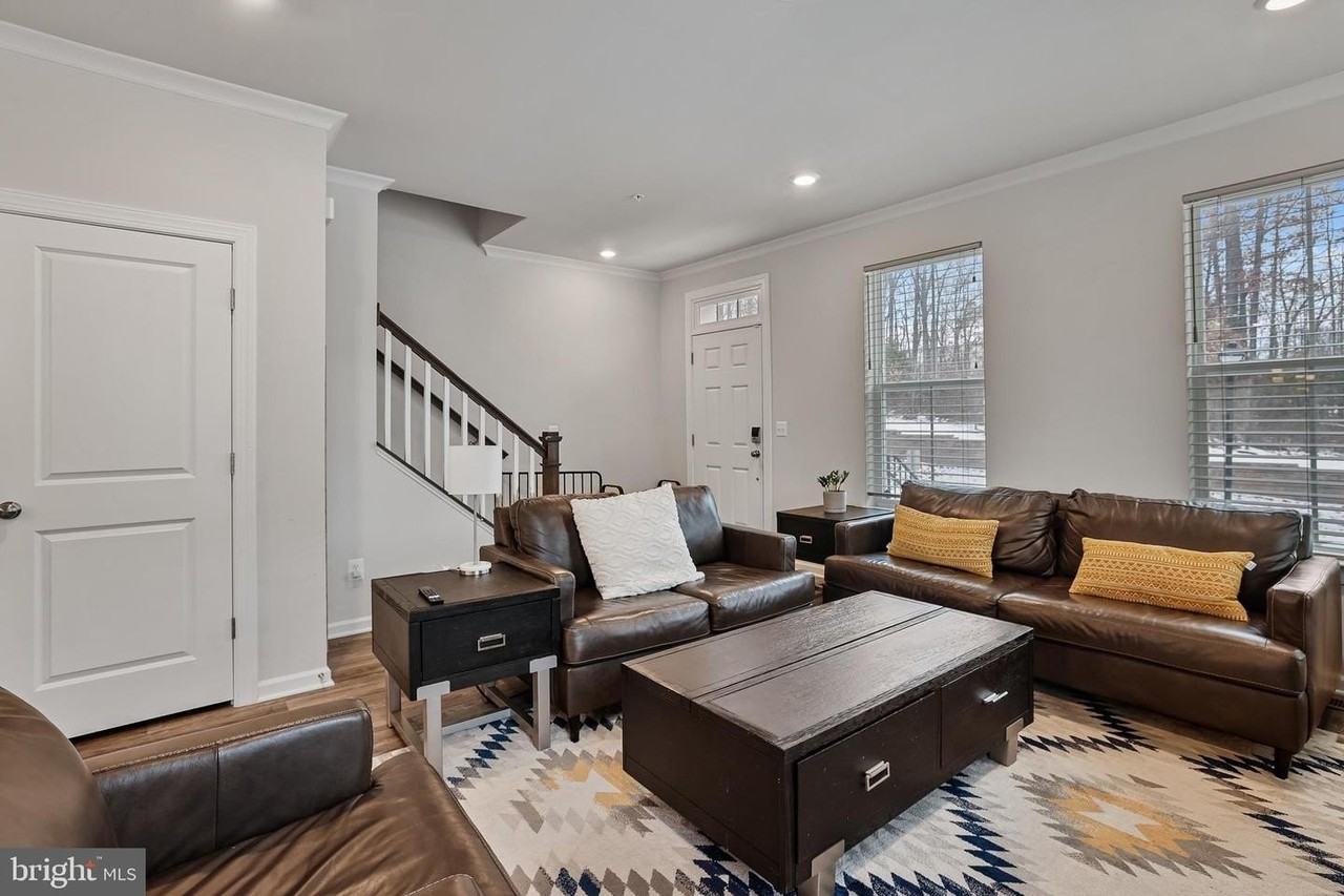 865 Weald Way - Photo 2 of 23