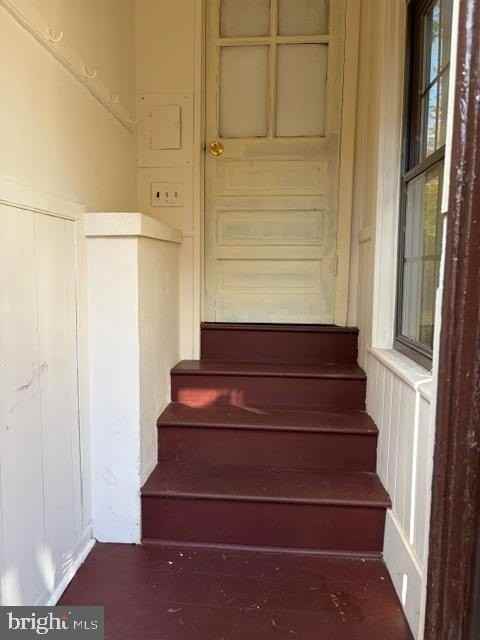 737 Polo Rd - Photo 3 of 14