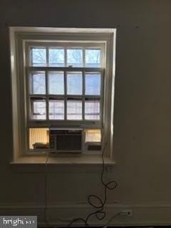 737 Polo Rd - Photo 5 of 14