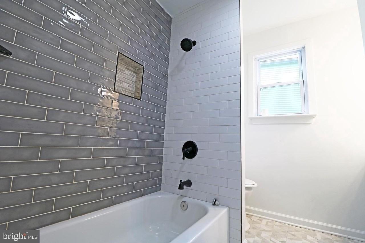 511 Corinthian Ave - Photo 6 of 7