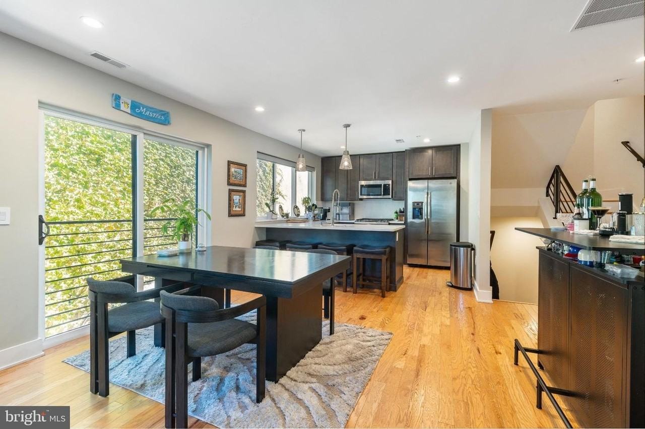 1647 E Eyre St - Photo 5 of 28