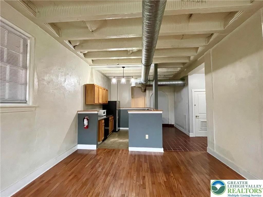 147 S 4th St Apt 1 #1 - Photo 6 of 16