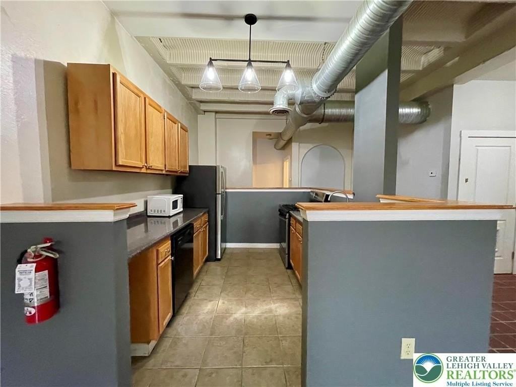 147 S 4th St Apt 1 #1 - Photo 7 of 16