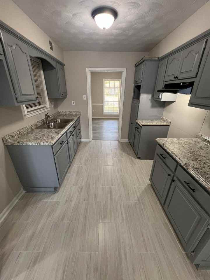 5159 Longmeadow Cv - Photo 6 of 23