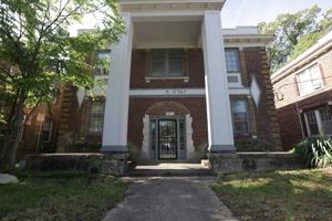 featured image of 2367 Forest Ave #1