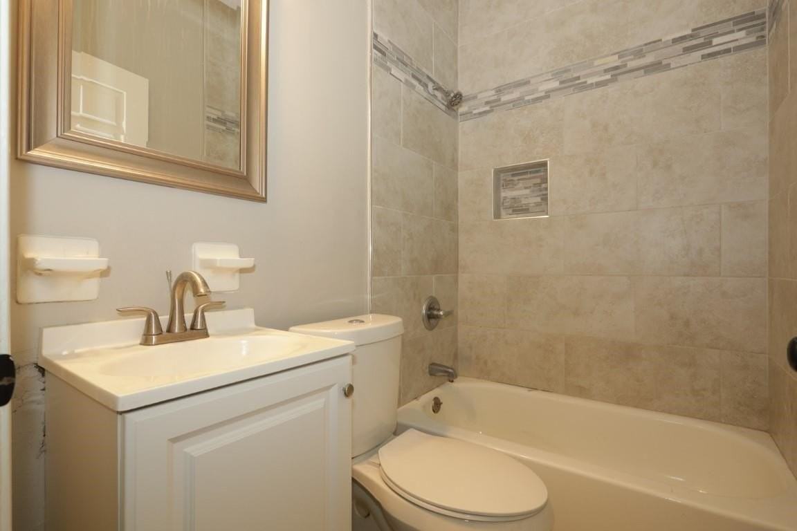 2367 Forest Ave #1 - Photo 7 of 9