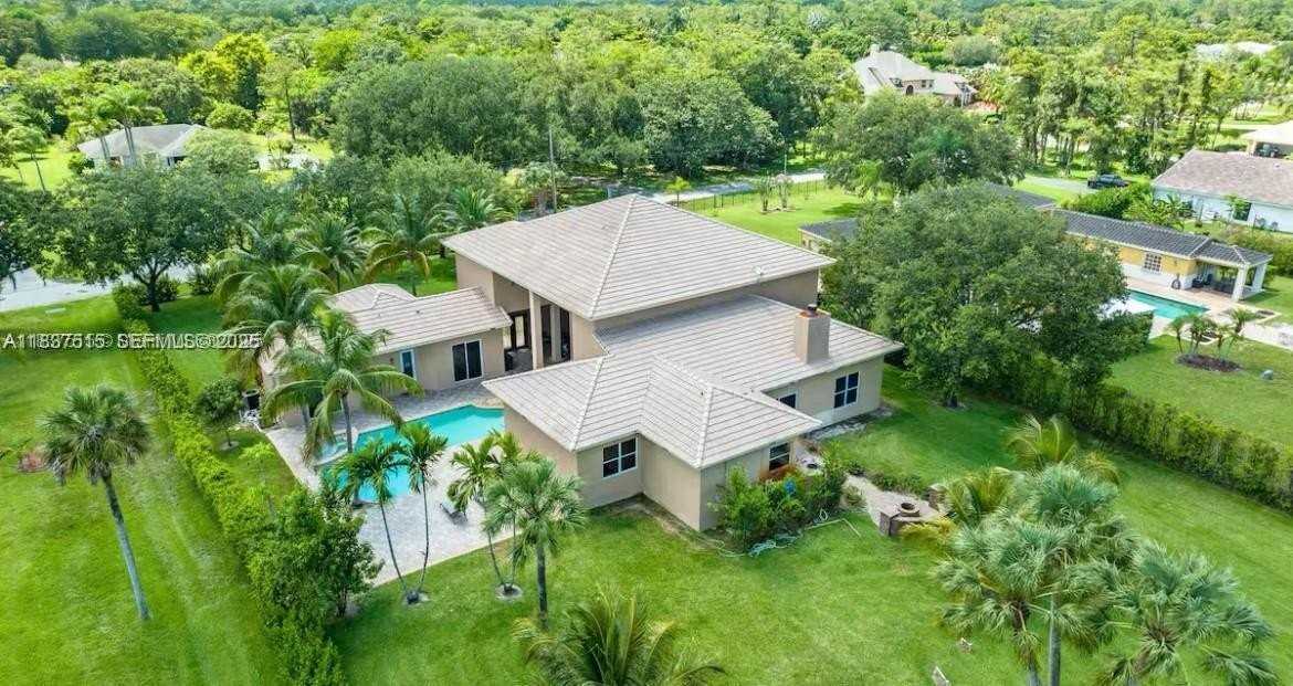 5960 Nw 79th Way #1 - Photo 4 of 36