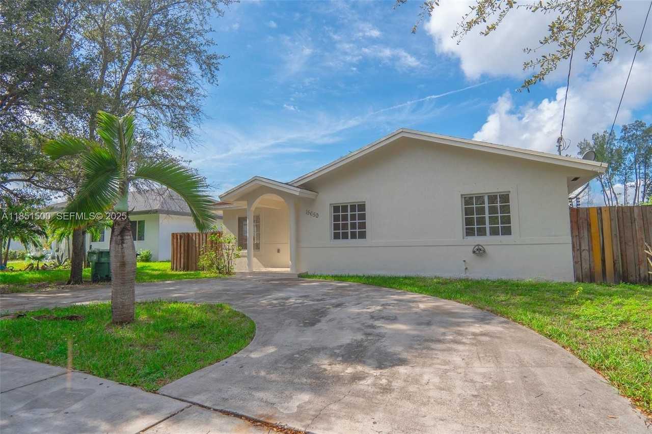 15650 Nw 39th Ct #15650 - Photo 2 of 22