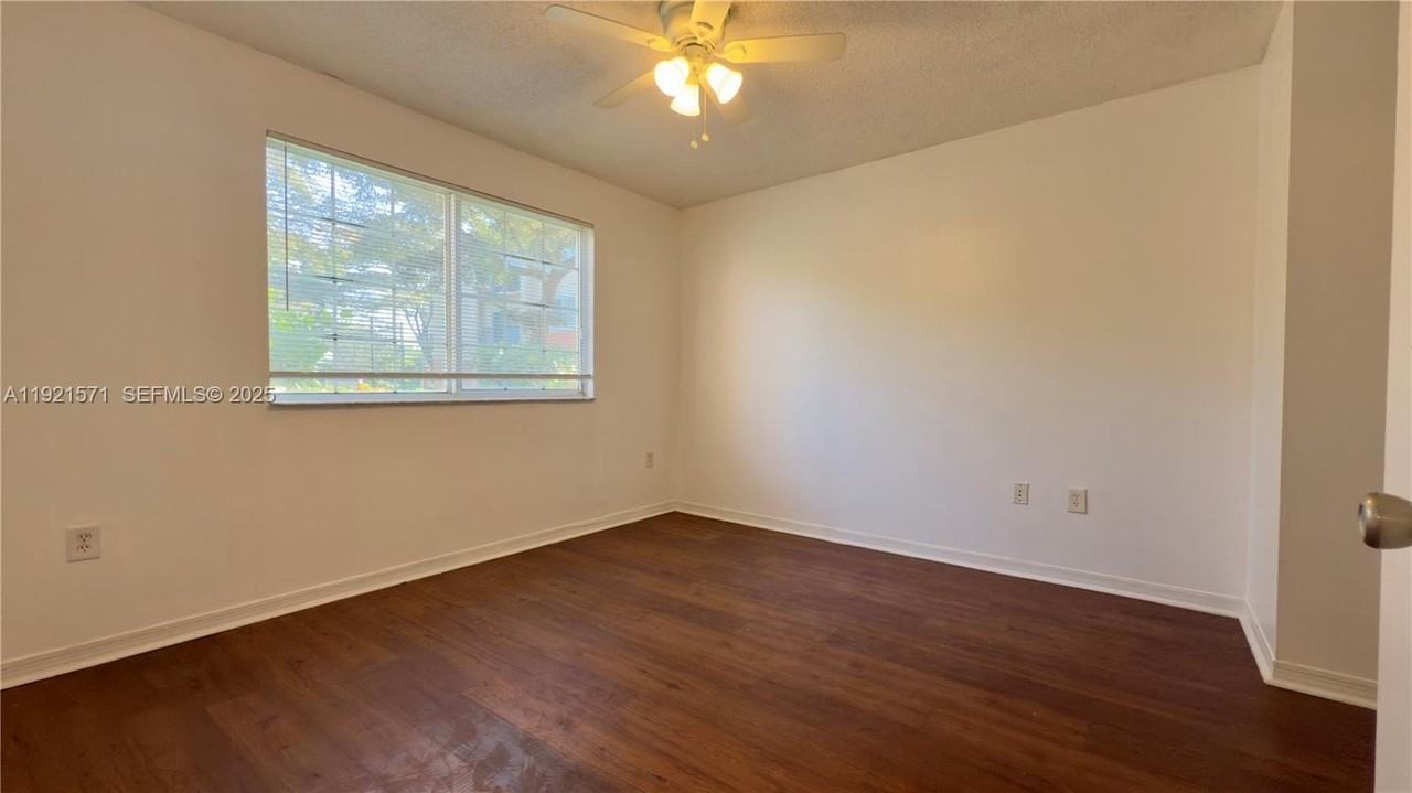 4177 N Haverhill Rd #814 - Photo 2 of 32