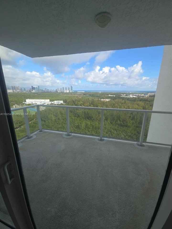 14951 Royal Oaks Ln #2502 - Photo 5 of 23