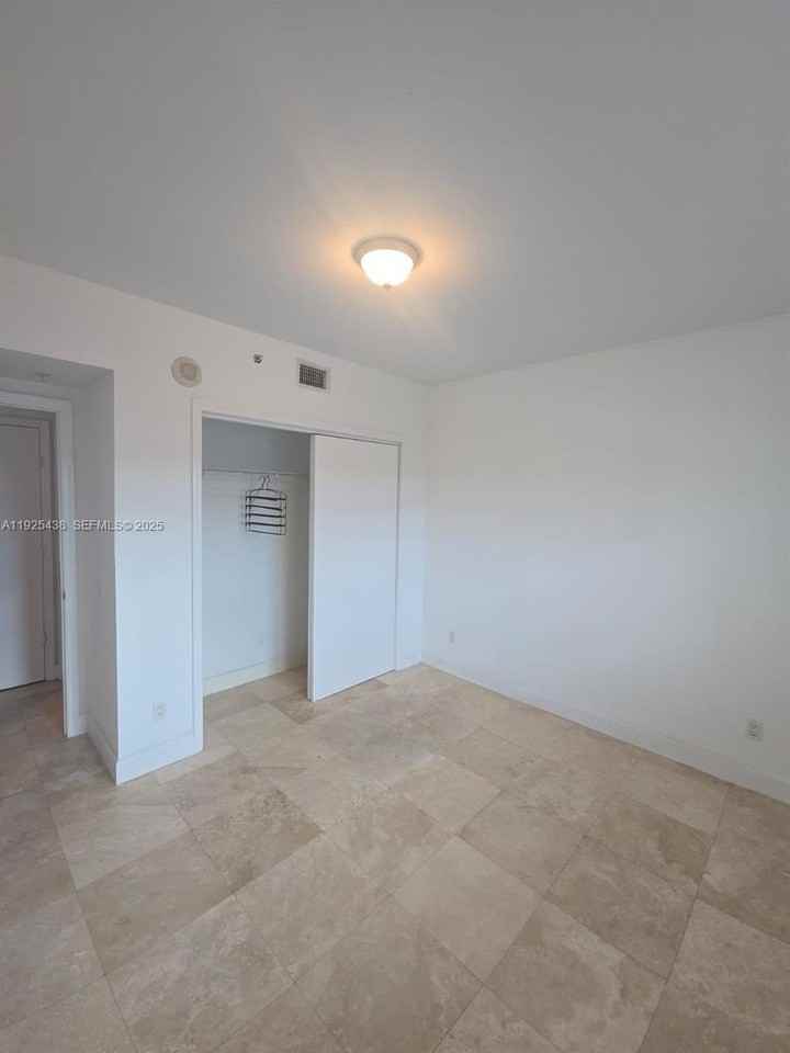 14951 Royal Oaks Ln #2502 - Photo 6 of 23