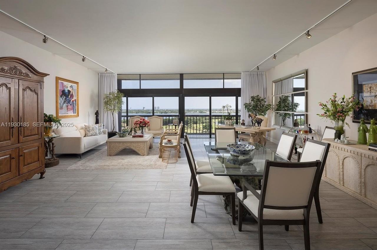 2450 Presidential Way #PH7 - Photo 3 of 22