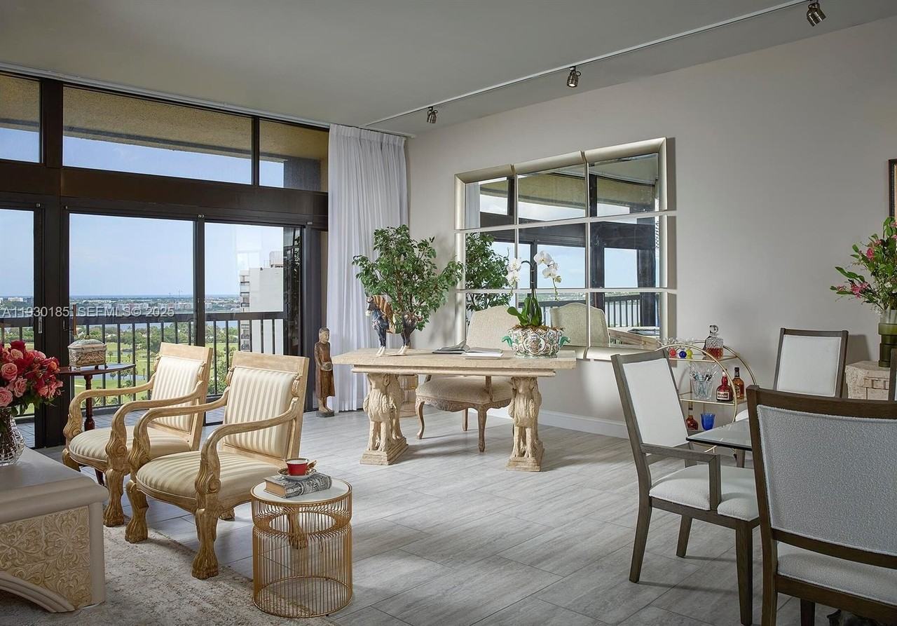 2450 Presidential Way #PH7 - Photo 4 of 22