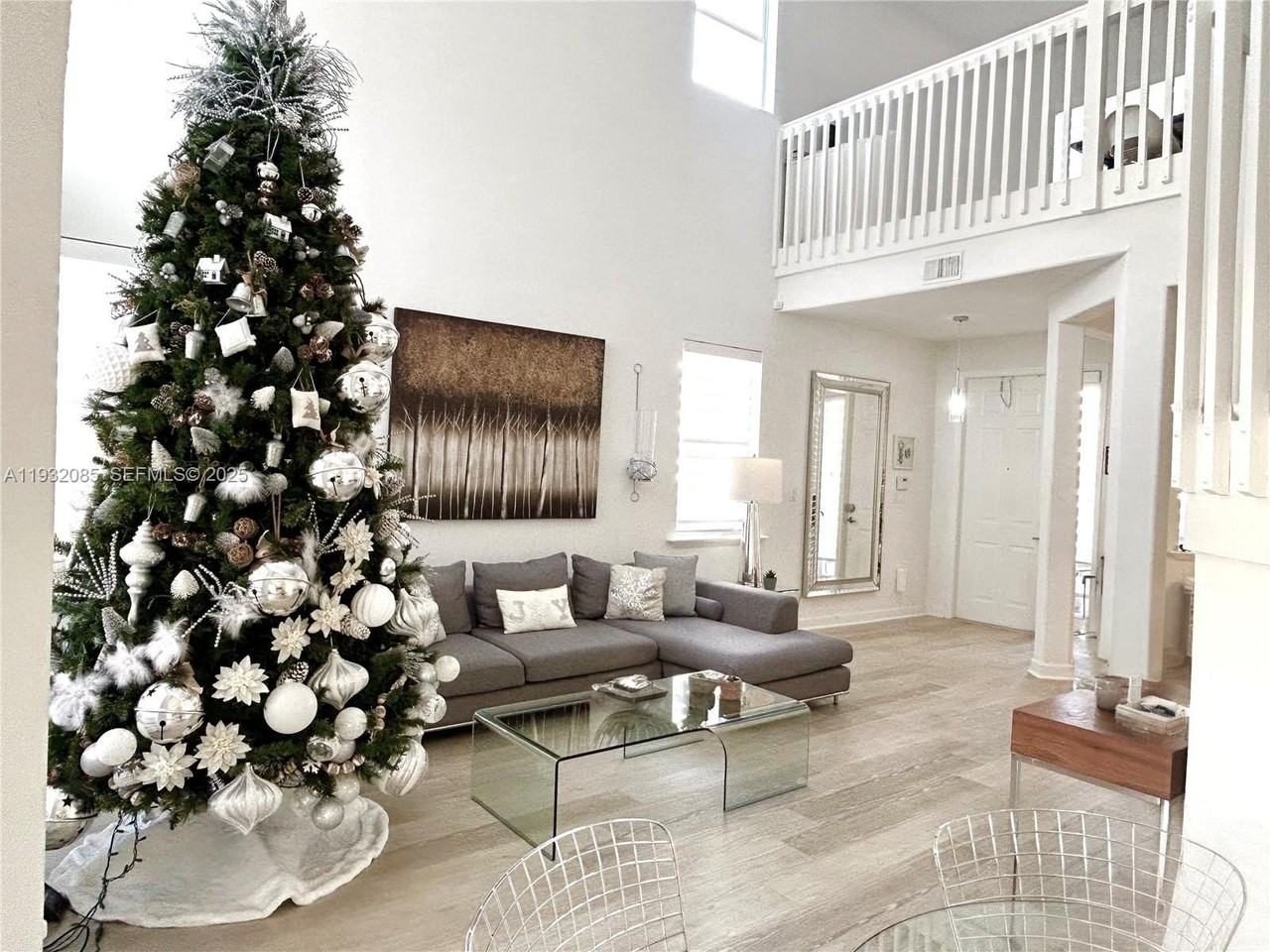 11562 Nw 80th St - Photo 5 of 36