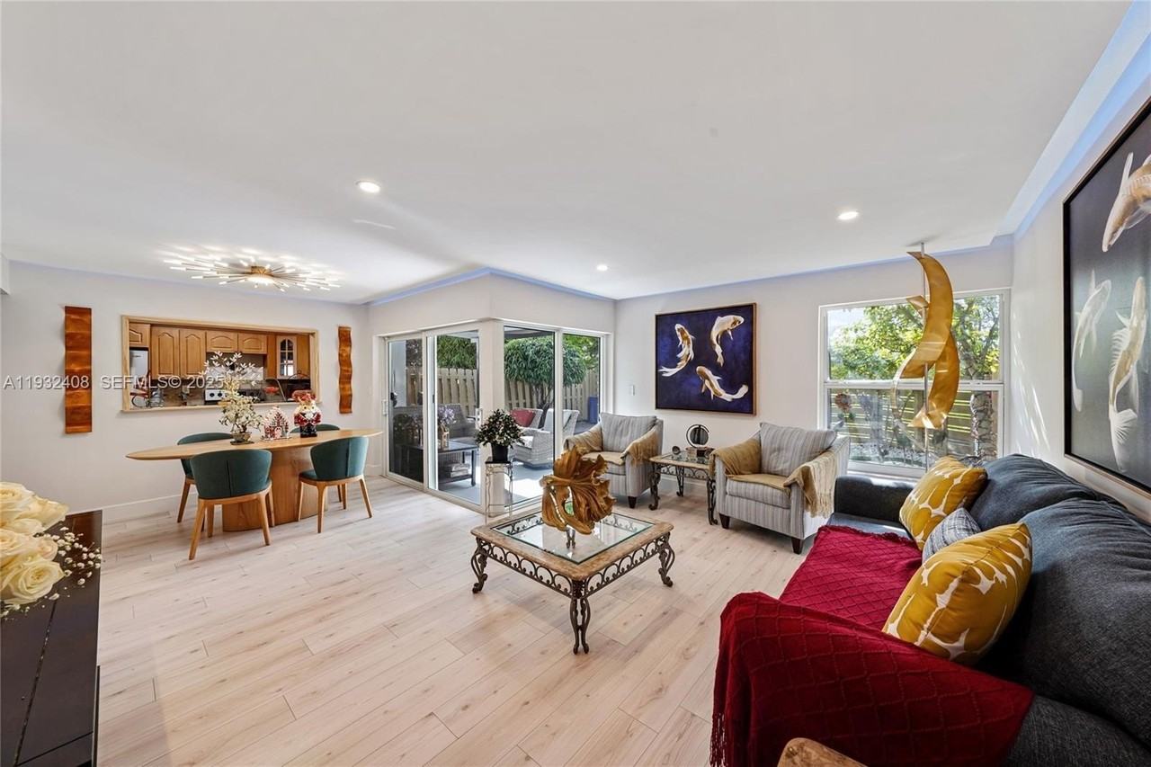 10310 Nw 5th Ter #4-26 - Photo 5 of 37