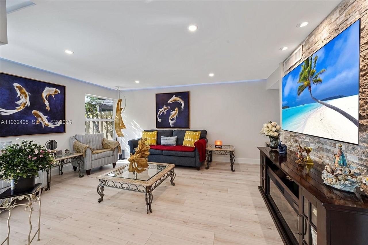 10310 Nw 5th Ter #4-26 - Photo 6 of 37