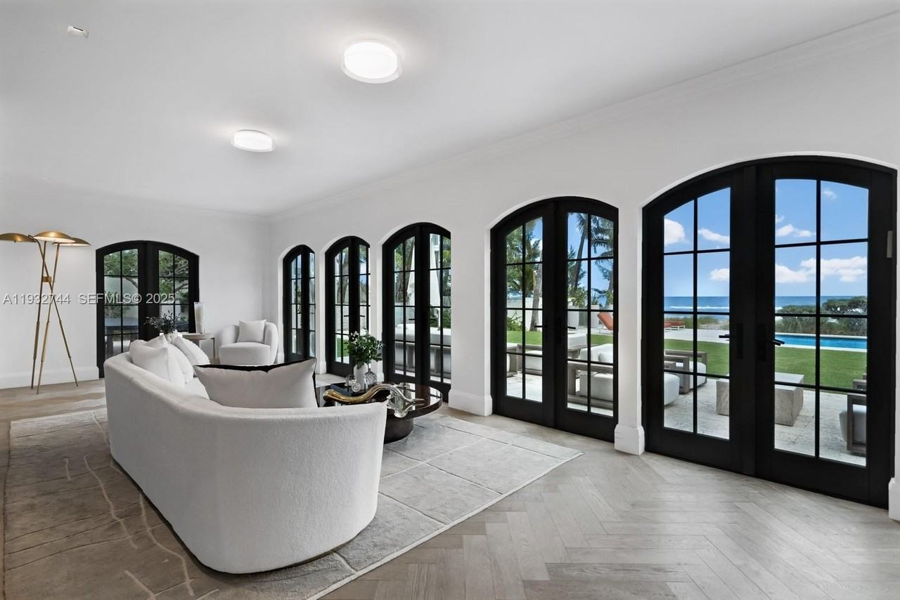 115 Ocean Blvd - Photo 3 of 48