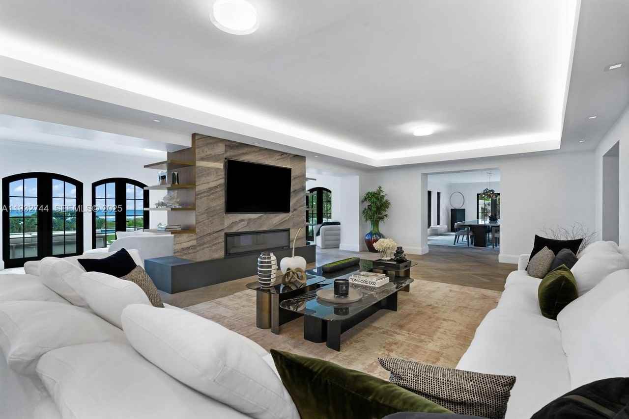 115 Ocean Blvd - Photo 4 of 48