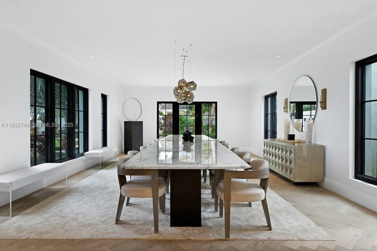 115 Ocean Blvd - Photo 6 of 48