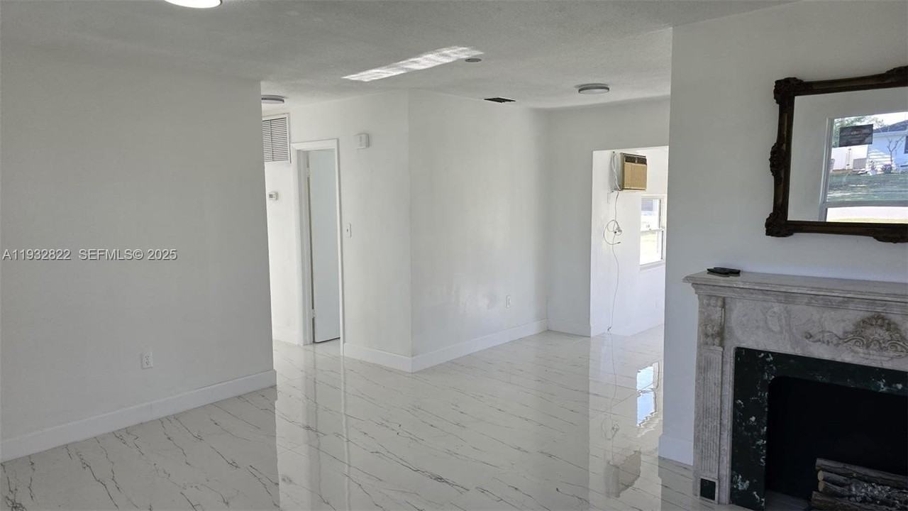 22335 Montrose Ave #22335 - Photo 4 of 15