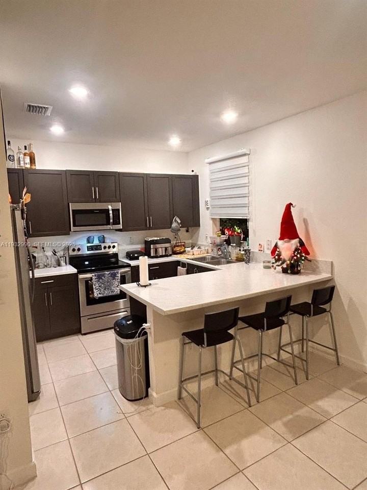 1513 Se 26th Ter #1513 - Photo 6 of 17