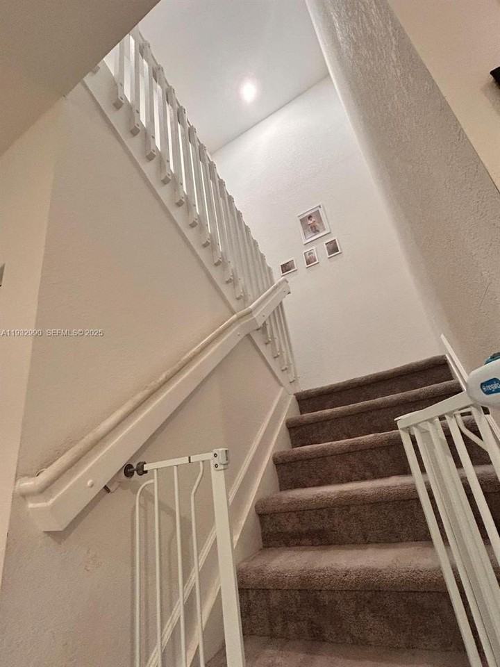 1513 Se 26th Ter #1513 - Photo 7 of 17