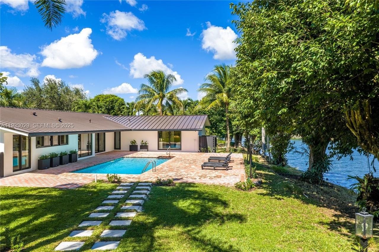 10945 Sw 75th Ct - Photo 4 of 50