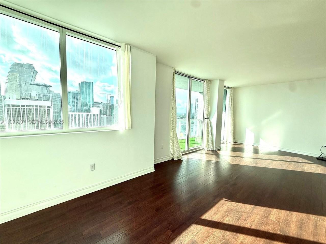 253 NE 2nd St. 2.2+ LRG DEN #3309 - Photo 6 of 50